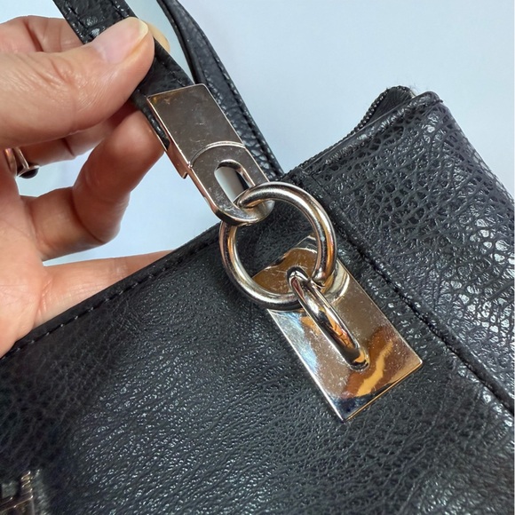 Vintage Kenneth Cole Reaction Black Faux Leather Shoulder Bag - Picture 5 of 8